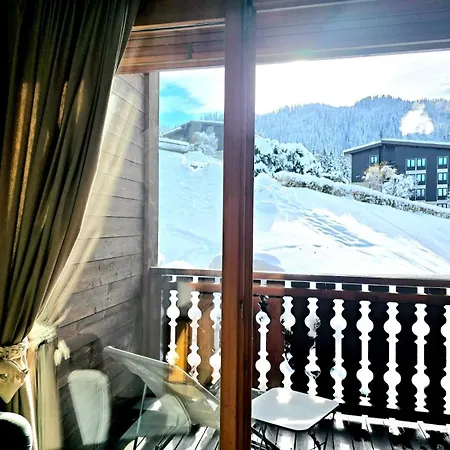 Charming Sunny Duplex Апартаменти *